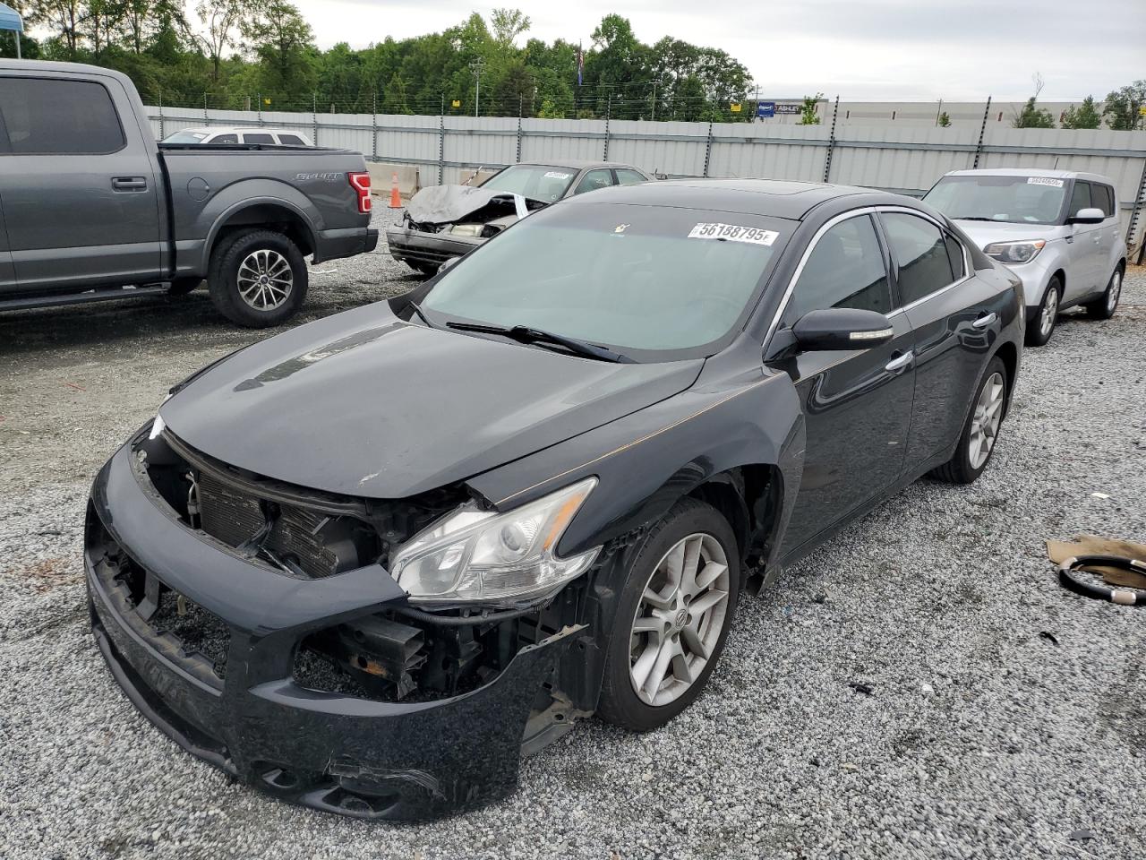 NISSAN MAXIMA S