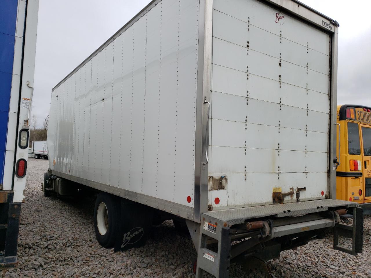 Lot #3281570398 2018 HINO 258/268