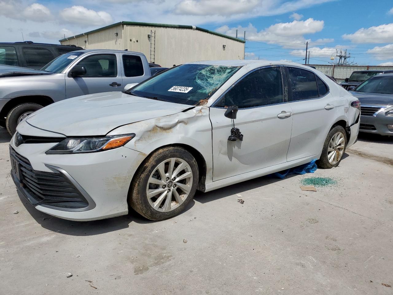 TOYOTA CAMRY LE