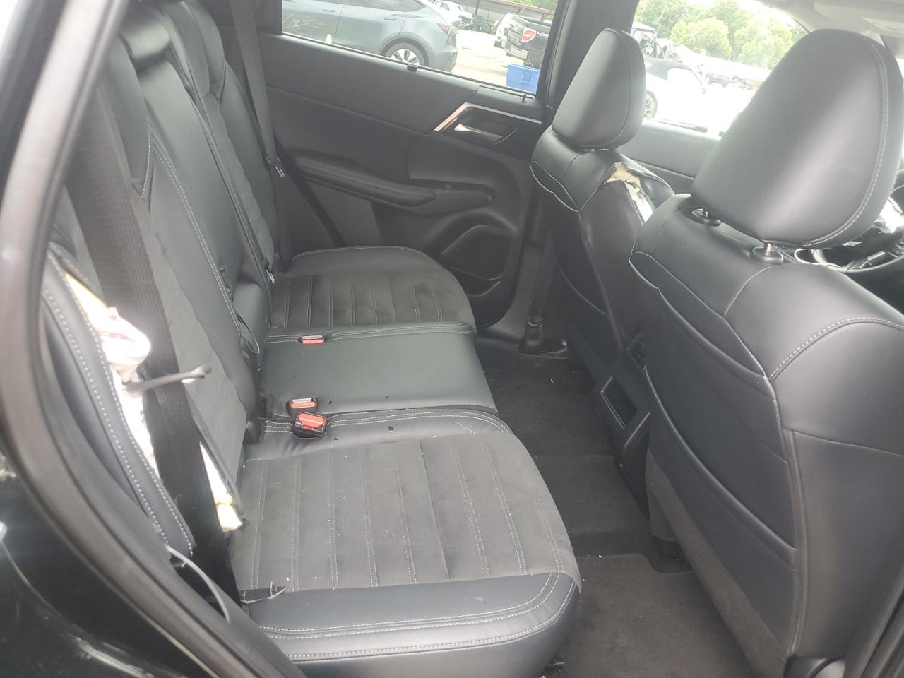 MITSUBISHI OUTLANDER SE