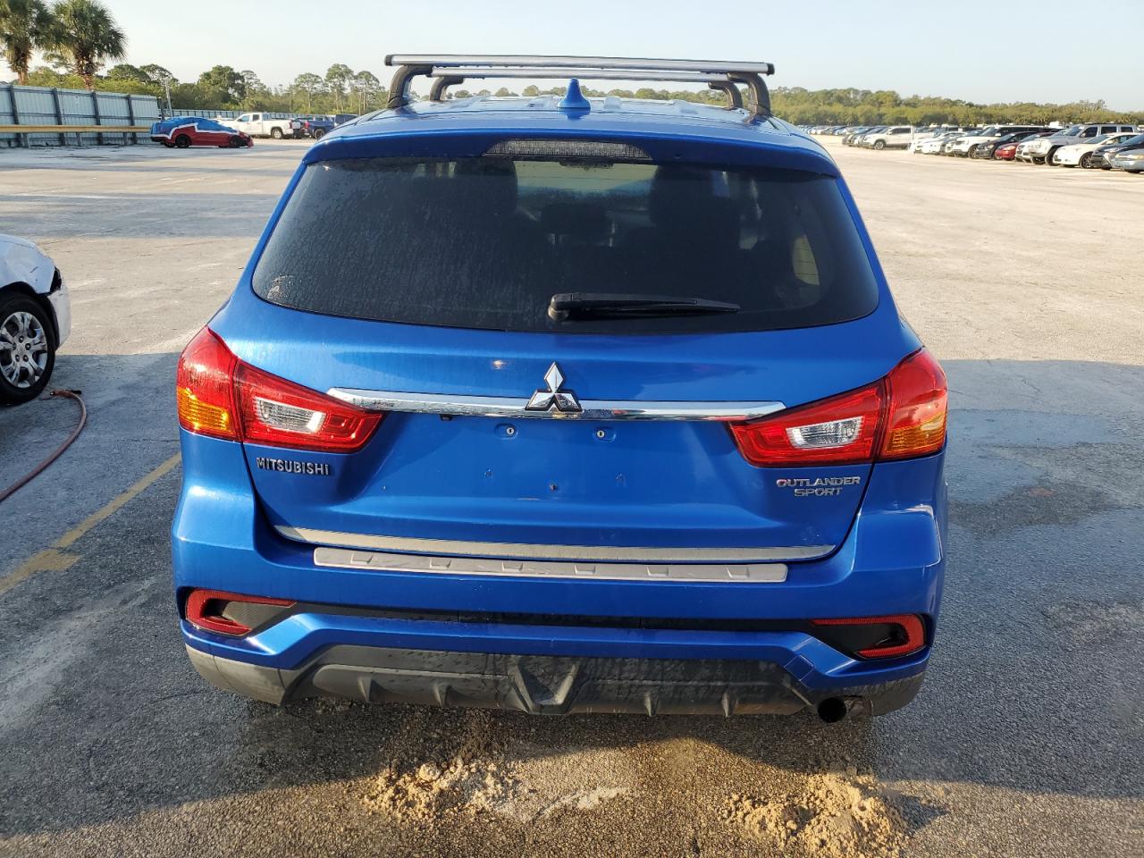 MITSUBISHI OUTLANDER ES