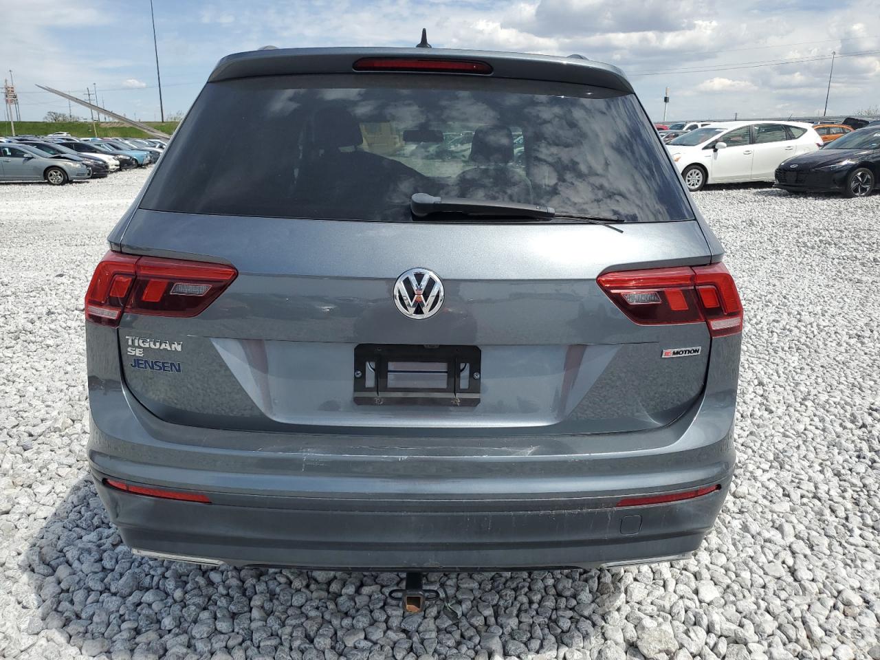 VOLKSWAGEN TIGUAN SE