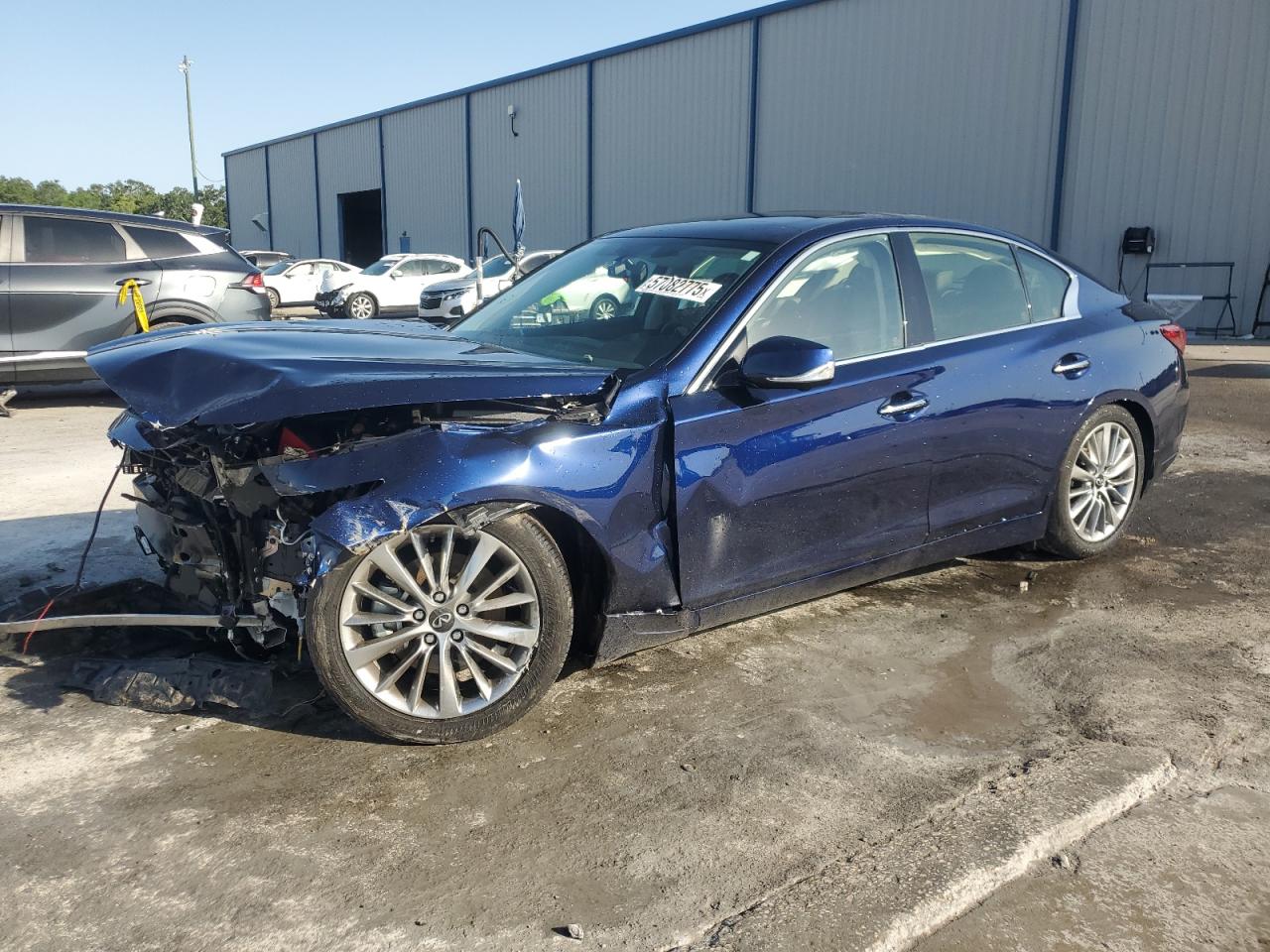 INFINITI Q50 LUXE