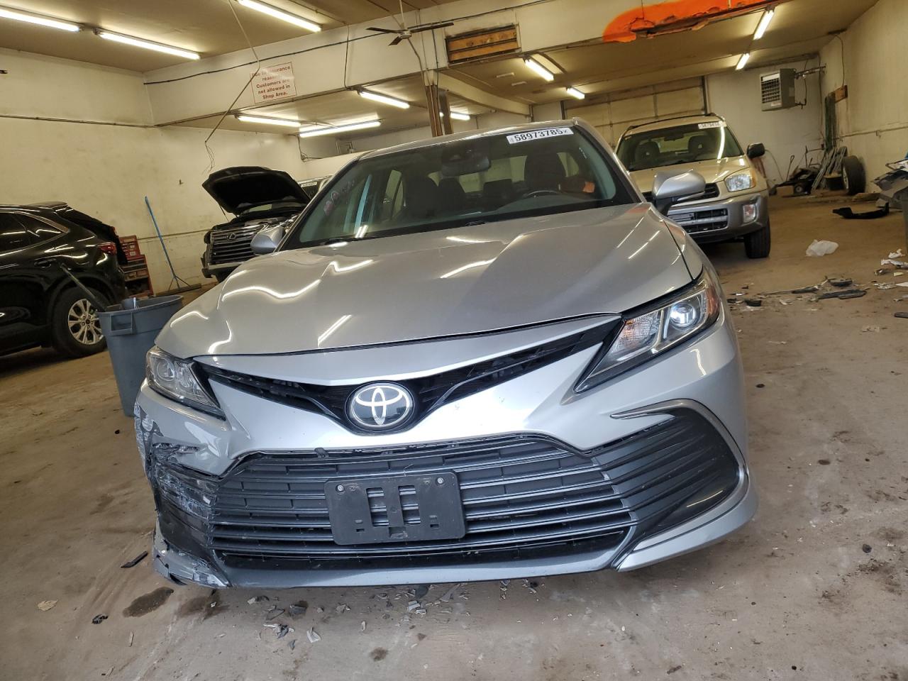 Toyota Camry le 2022