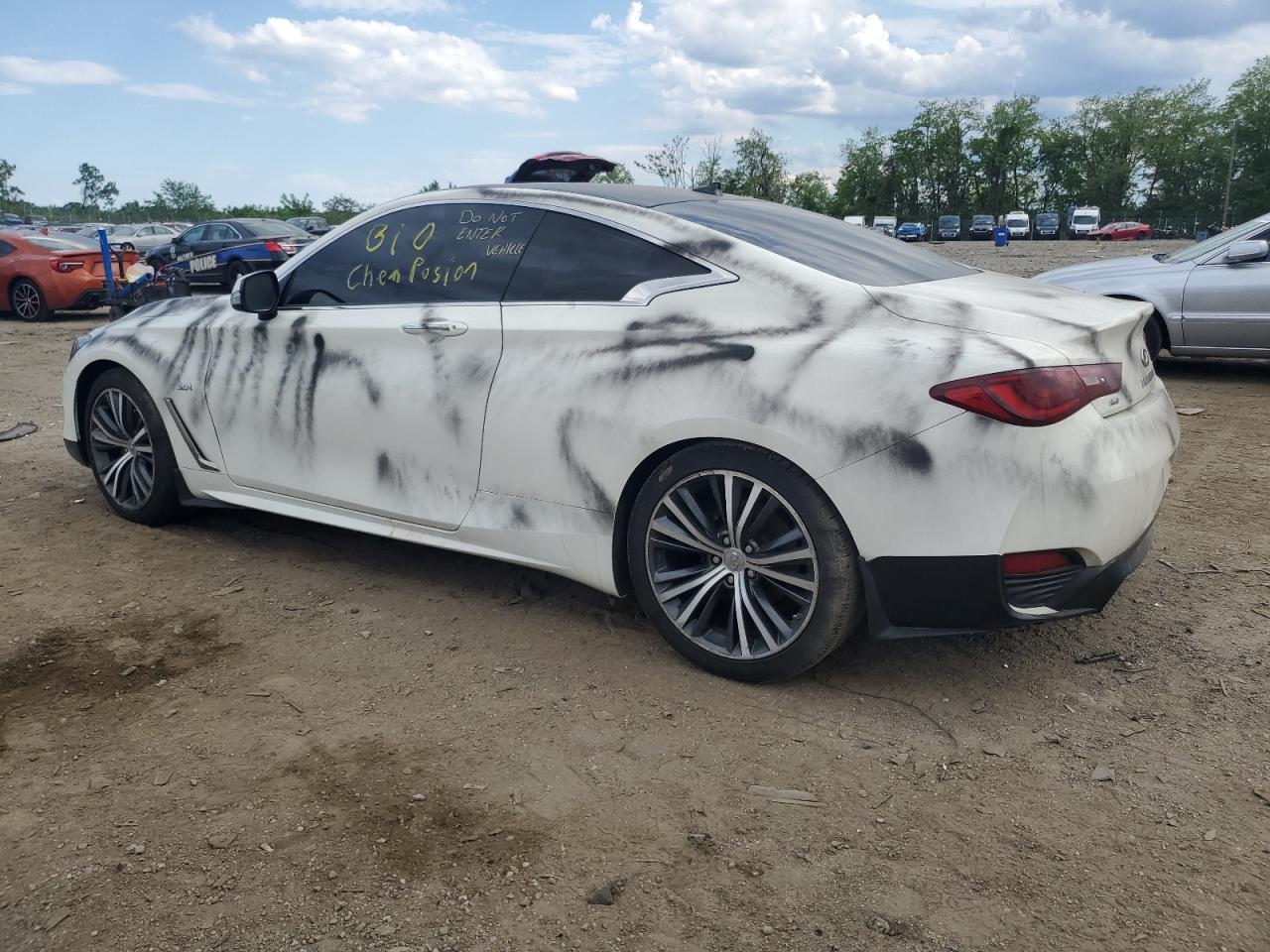 INFINITI Q60 LUXE 300