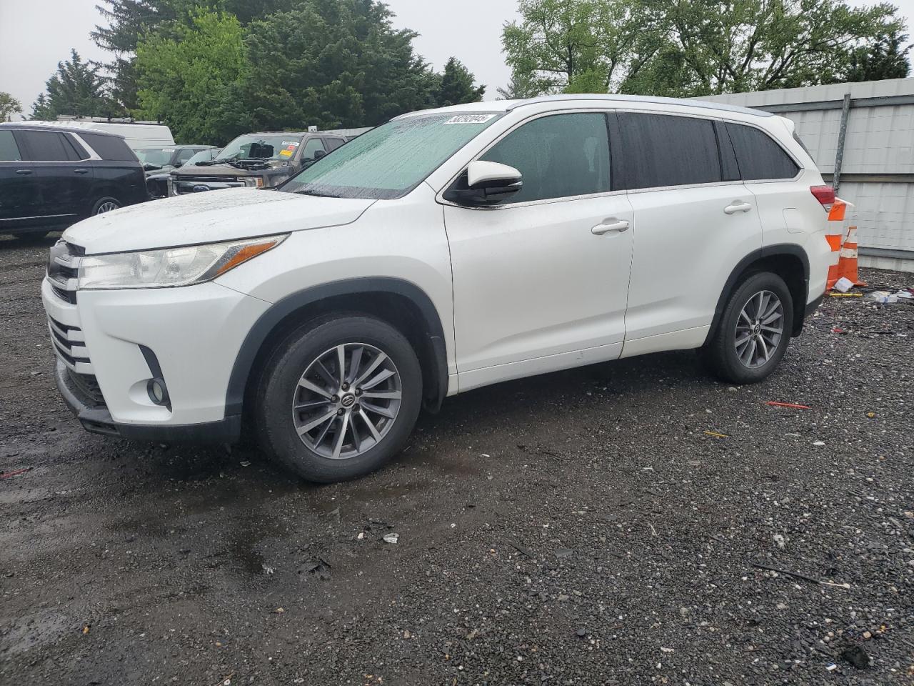TOYOTA HIGHLANDER SE