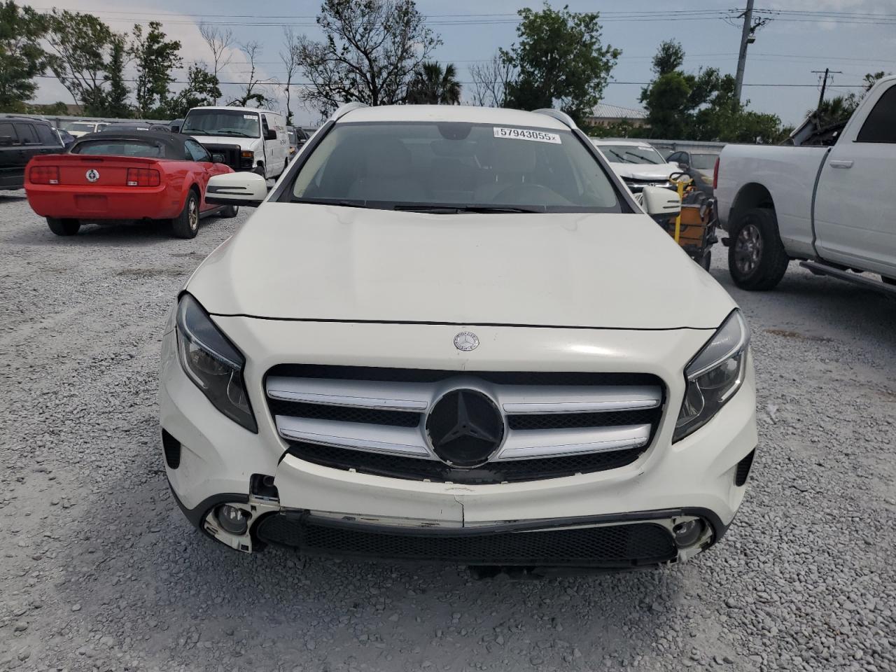 MERCEDES-BENZ GLA-CLASS 2015