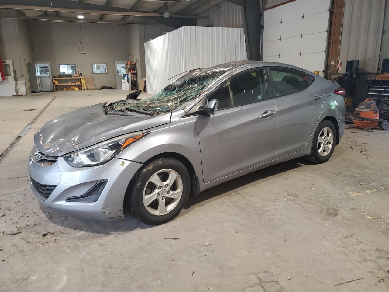 HYUNDAI ELANTRA SE