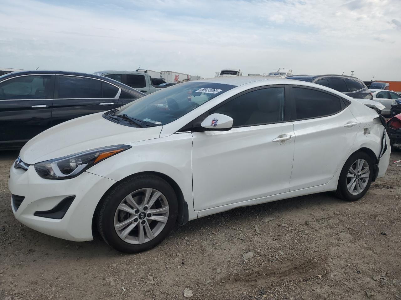 HYUNDAI ELANTRA SE