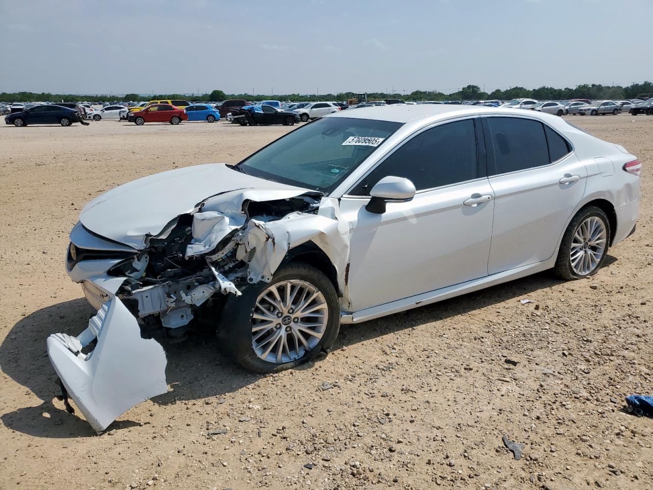 TOYOTA CAMRY XLE
