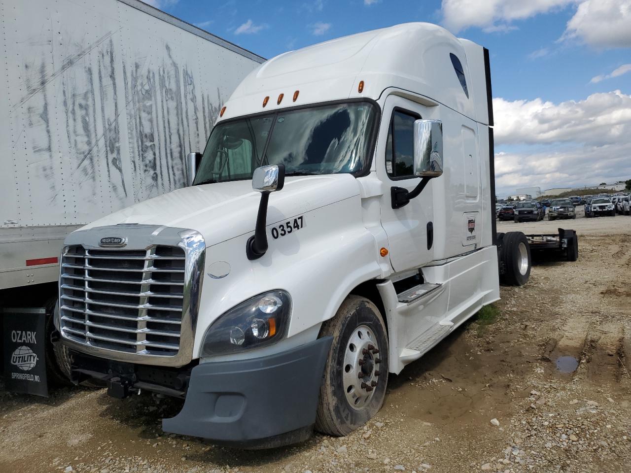 Lot #3198883092 2019 FREIGHTLINER CASCADIA 1