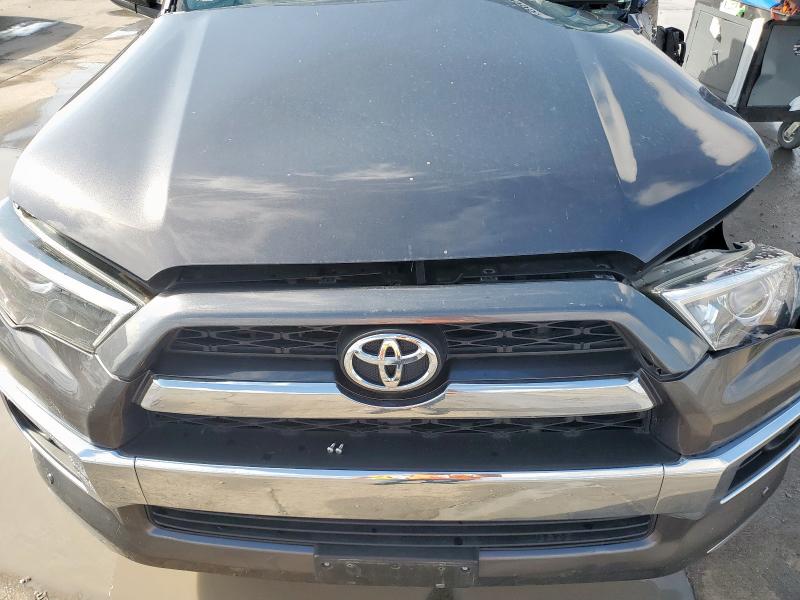 2019 TOYOTA 4RUNNER SR JTEBU5JR6K5637385