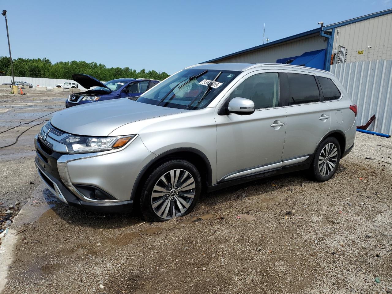 MITSUBISHI OUTLANDER SE