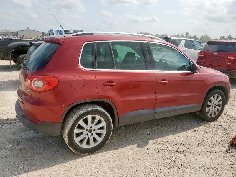 VOLKSWAGEN TIGUAN S 2011 red  gas WVGAV7AX9BW001847 photo #4