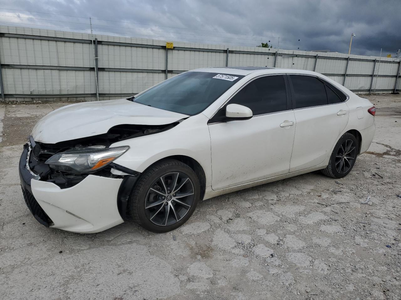 TOYOTA CAMRY LE