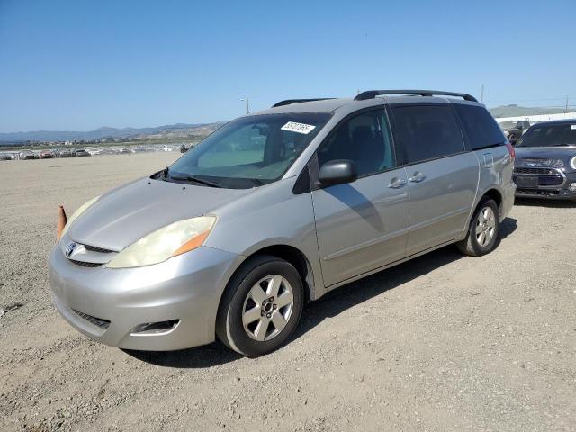 TOYOTA SIENNA CE