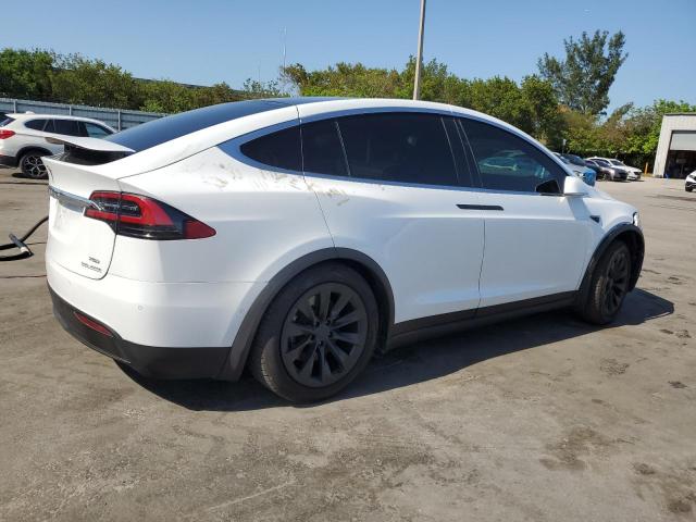 Vin: 5yjxcae21jf104196, lot: 57329715, tesla model x 20183