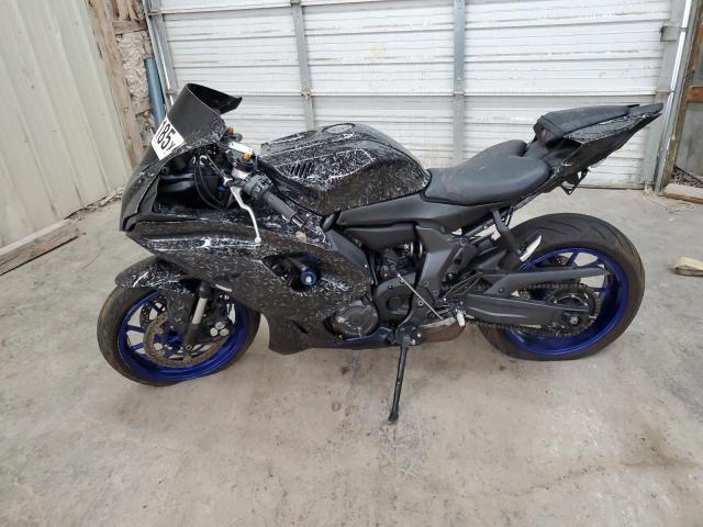 YAMAHA YZFR7 2024 black  gas JYARM38E6RA010287 photo #4