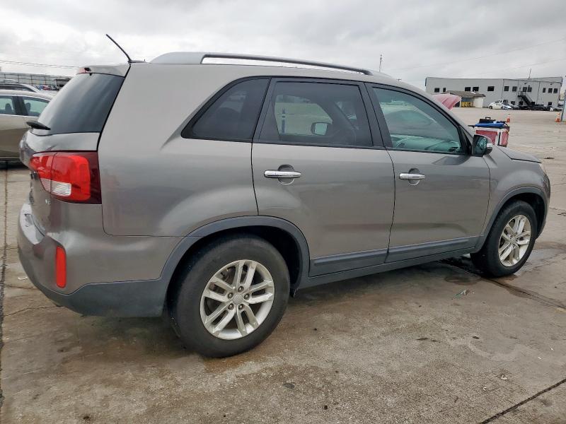2015 KIA SORENTO LX - 5XYKT4A72FG641639