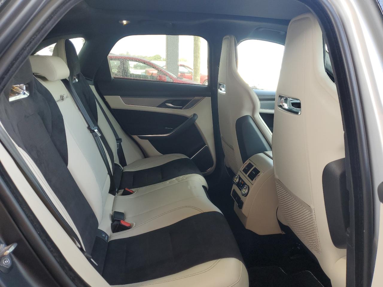 JAGUAR F-PACE SVR