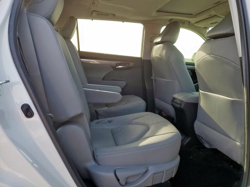 2021 TOYOTA HIGHLANDER - 5TDYZRAH9MS515552