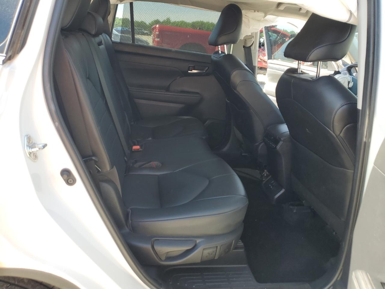 TOYOTA HIGHLANDER XLE