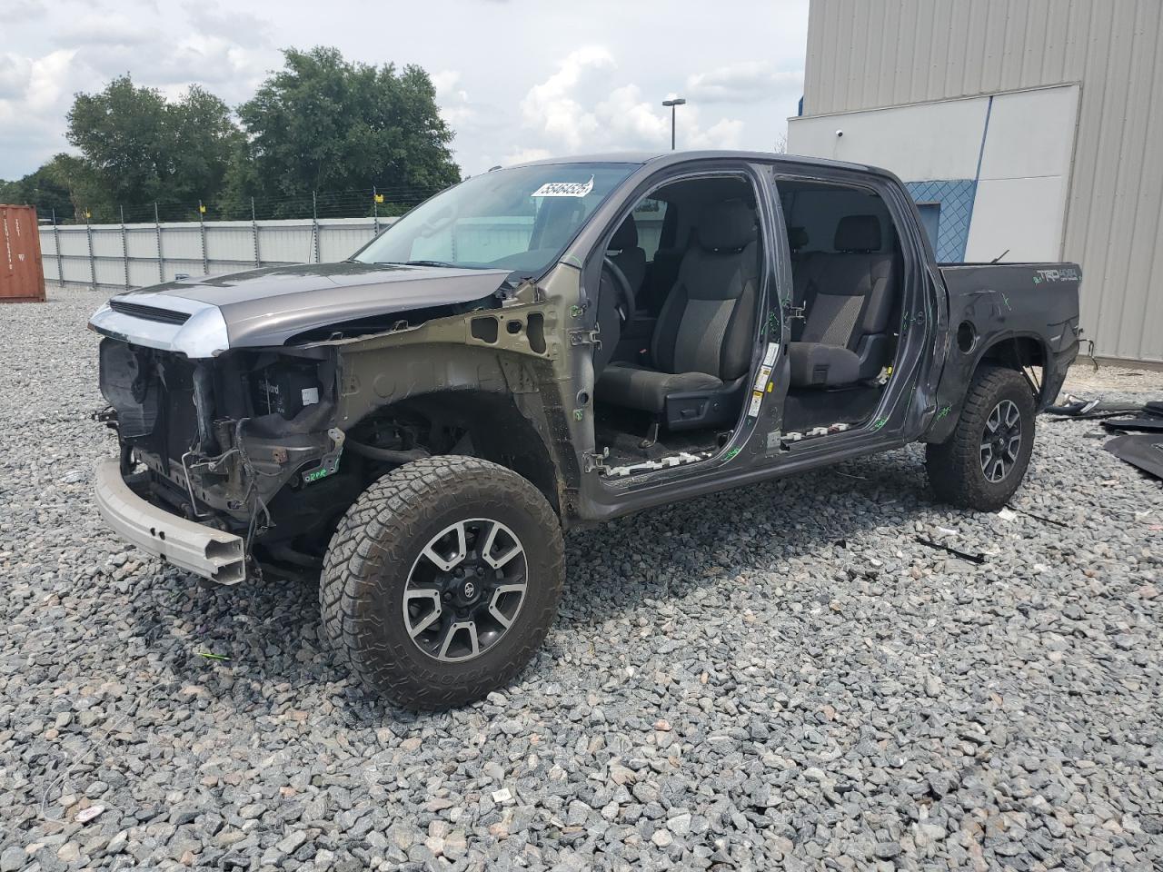 TOYOTA TUNDRA CREWMAX SR5