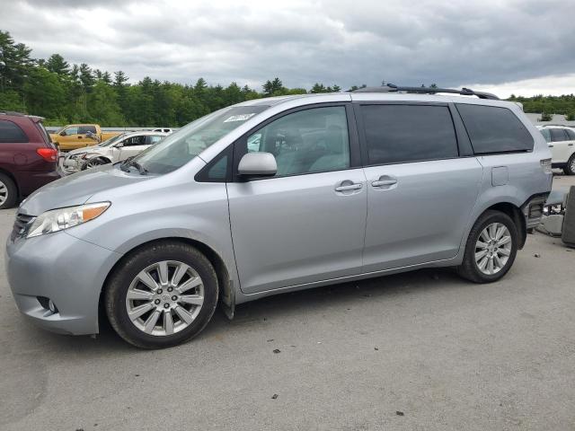 TOYOTA SIENNA XLE
