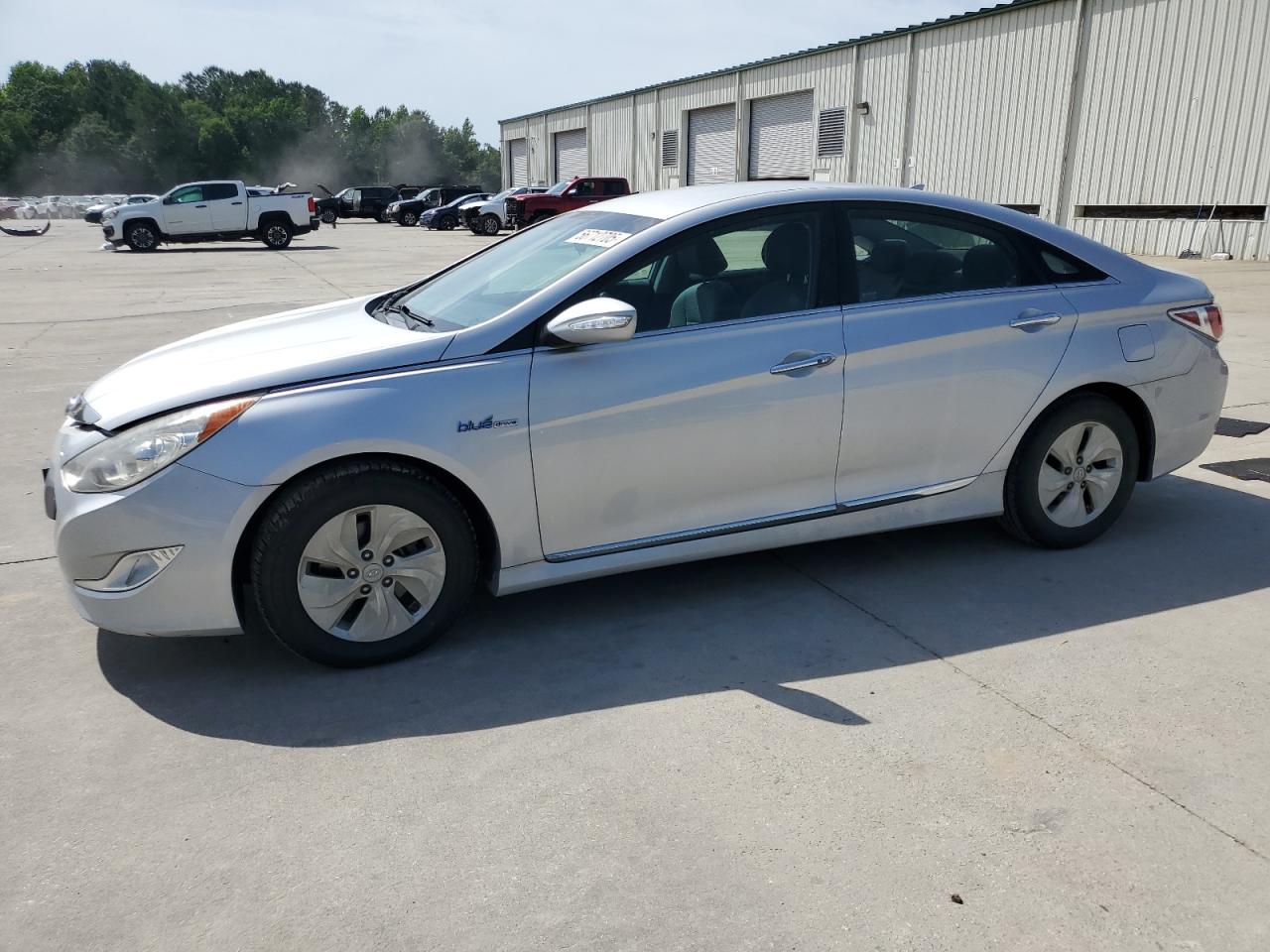 HYUNDAI SONATA HYBRID