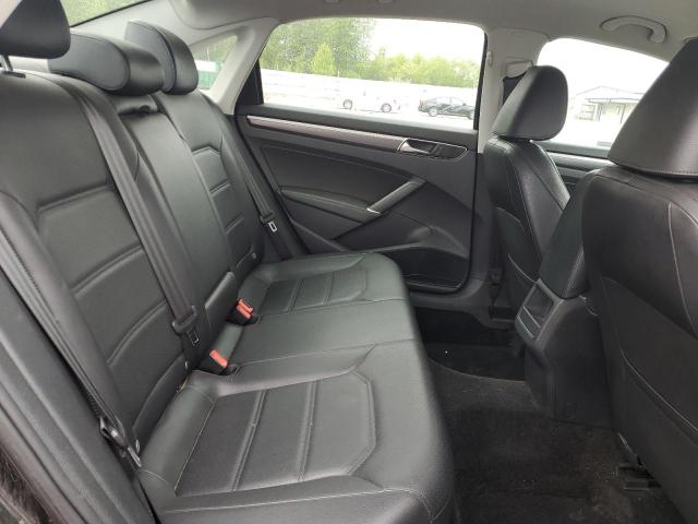 2017 VOLKSWAGEN PASSAT R-L - 1VWDT7A31HC017388