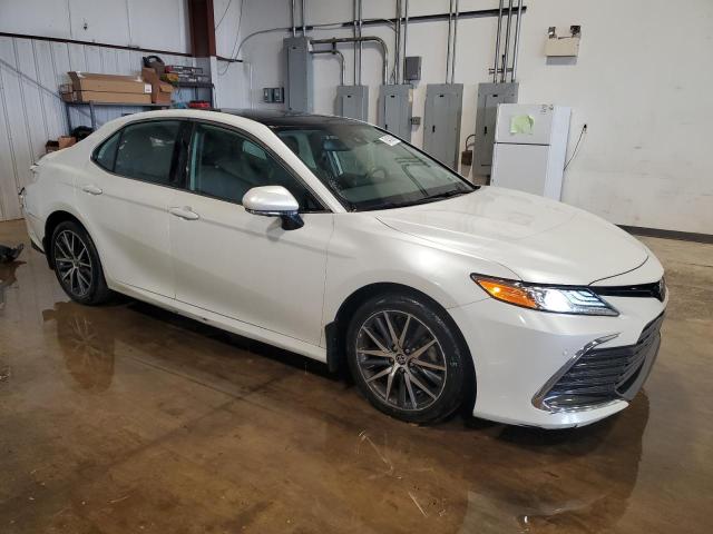Vin: 4t1f11akxnu021933, lot: 55458985, toyota camry xle 20224