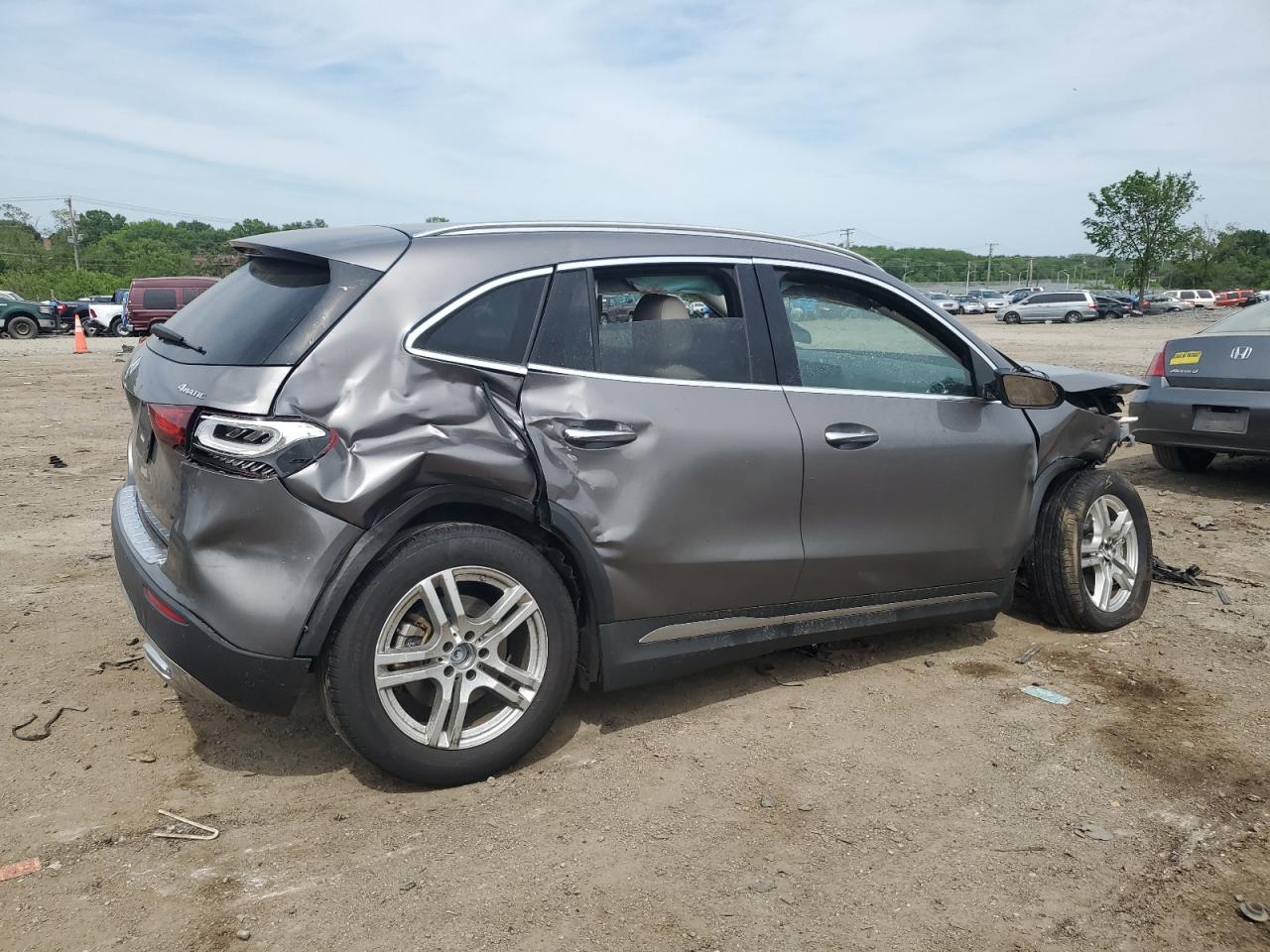 MERCEDES-BENZ GLA-CLASS 2023