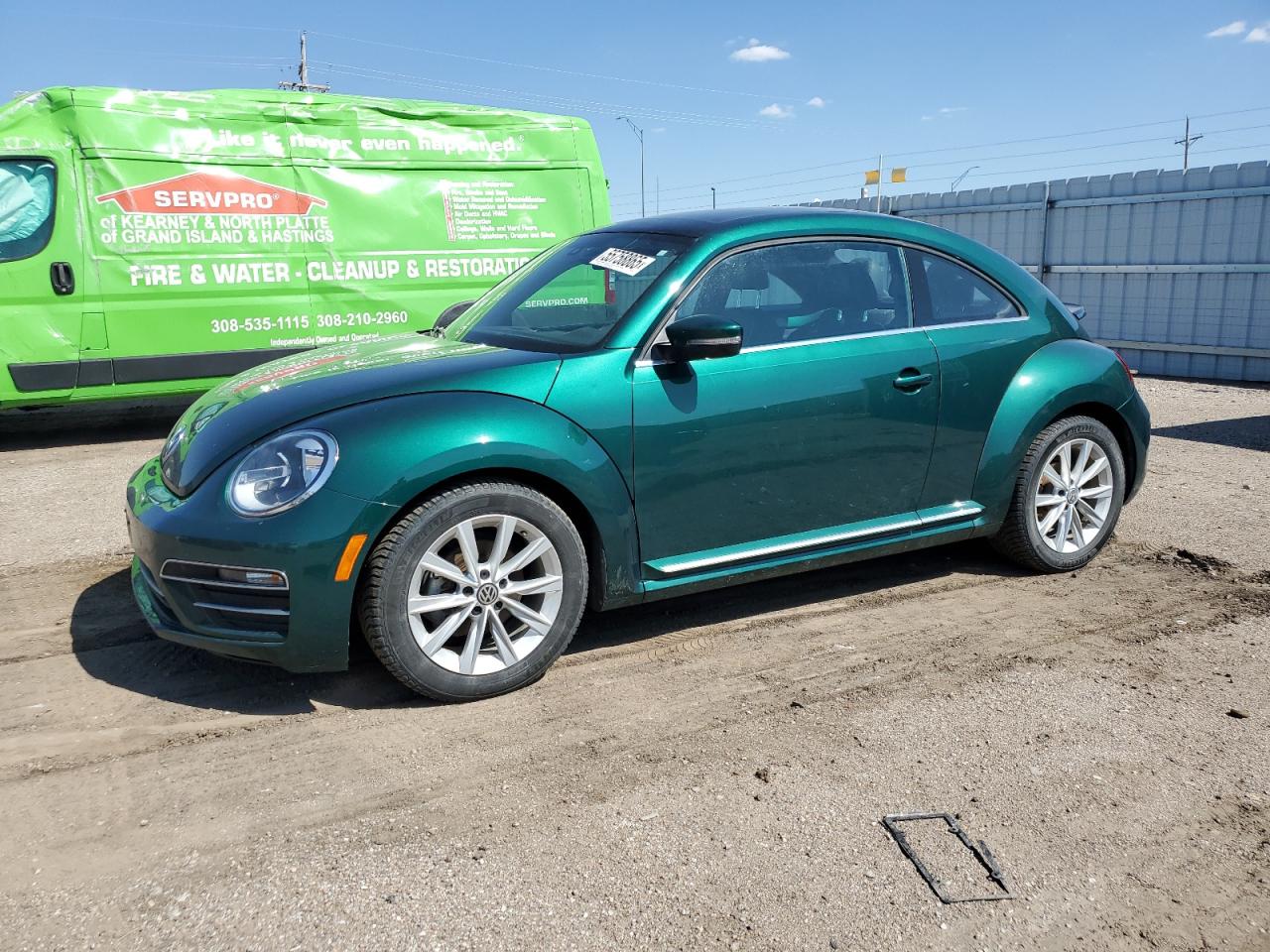 VOLKSWAGEN BEETLE SE