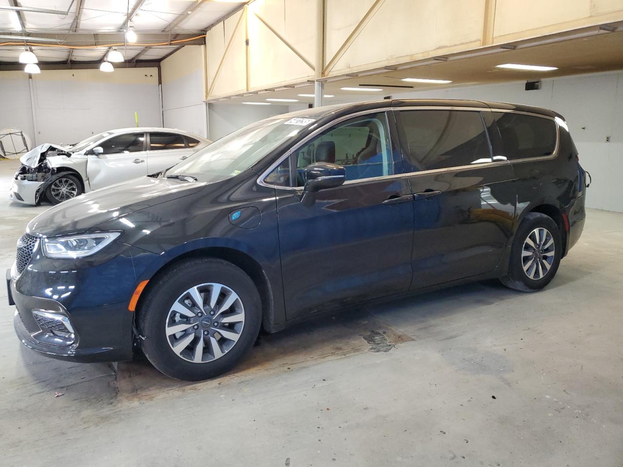CHRYSLER PACIFICA HYBRID SELECT