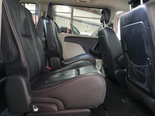 2014 CHRYSLER TOWN & COU - 2C4RC1BG2ER410102