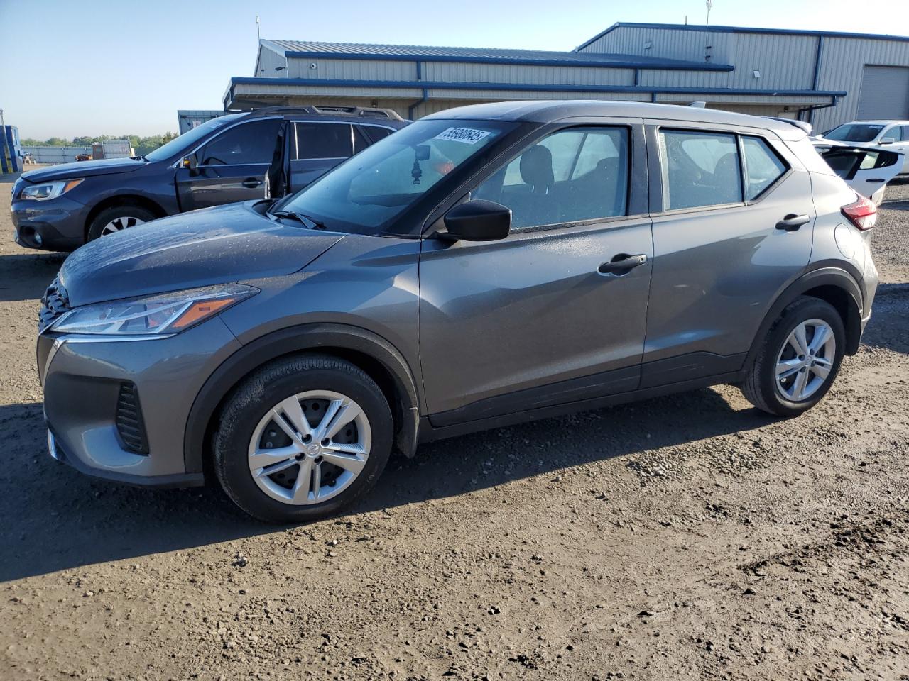NISSAN KICKS S