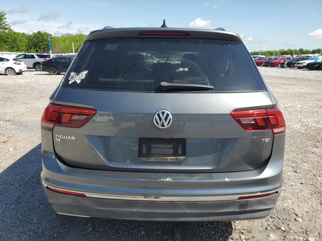 VOLKSWAGEN TIGUAN SE