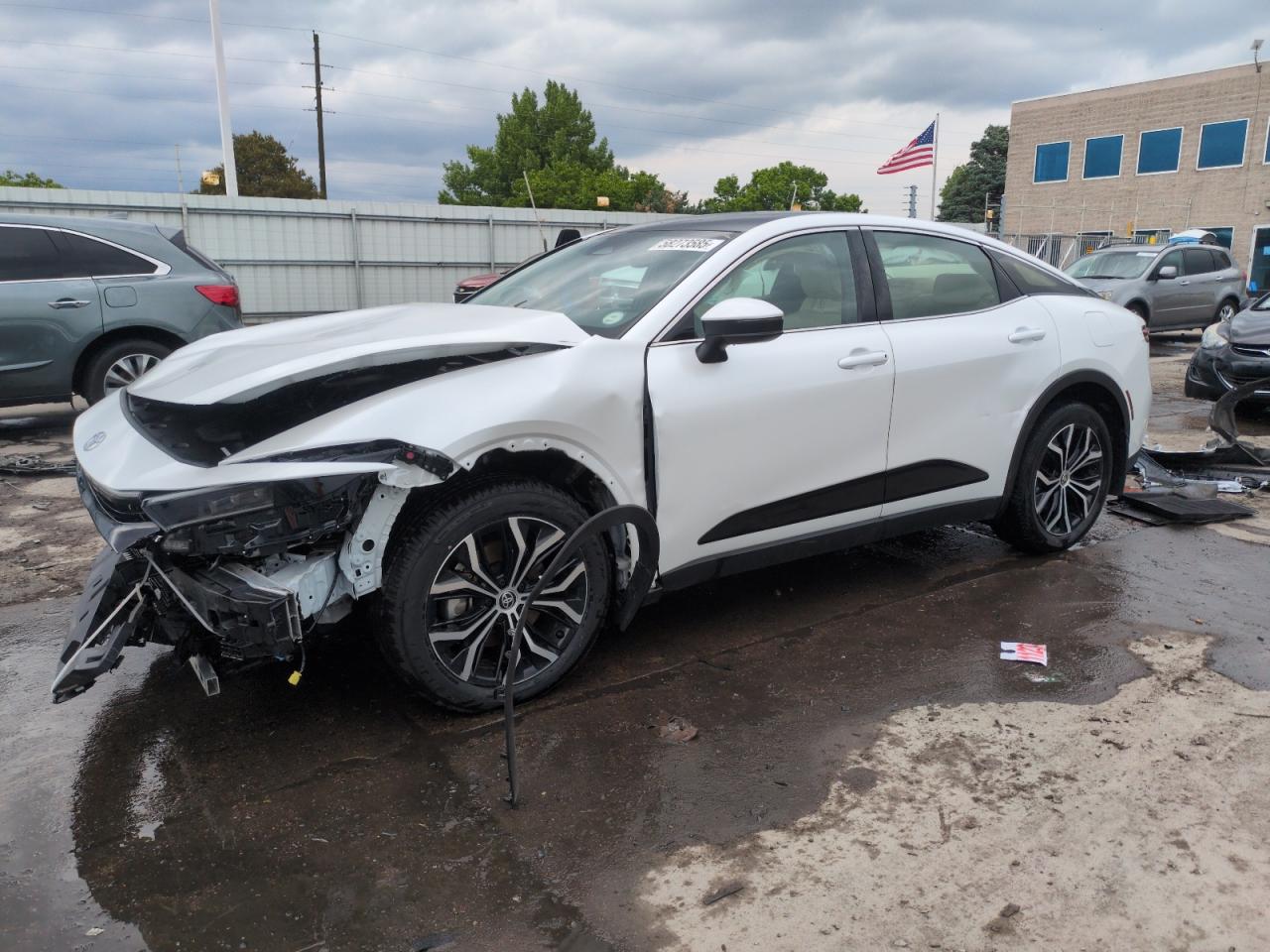  Salvage Toyota Crown Xle