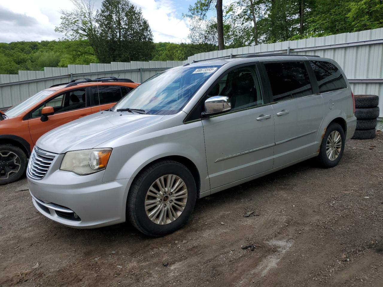 CHRYSLER TOWN & COUNTRY TOURING L