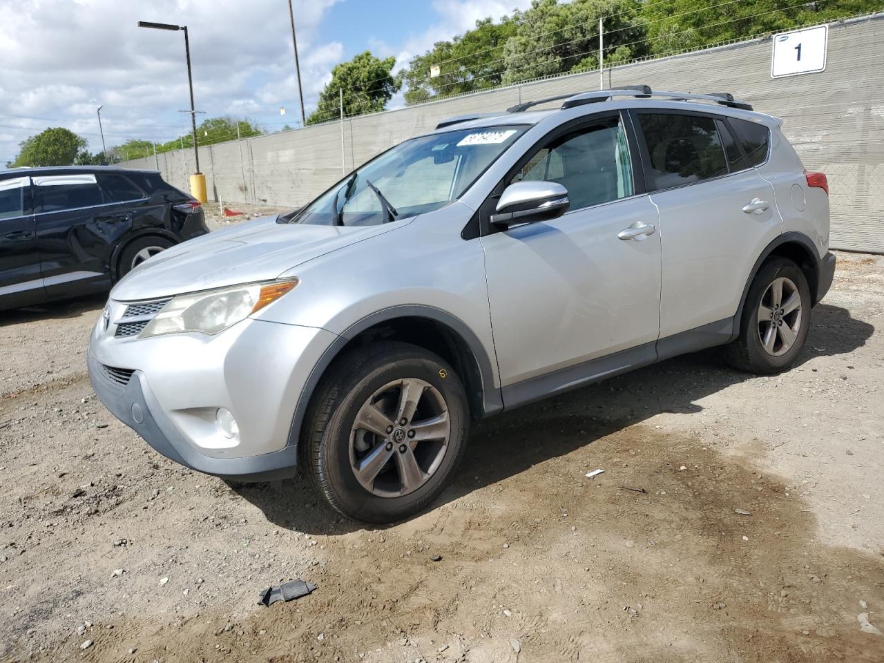 TOYOTA RAV4 XLE