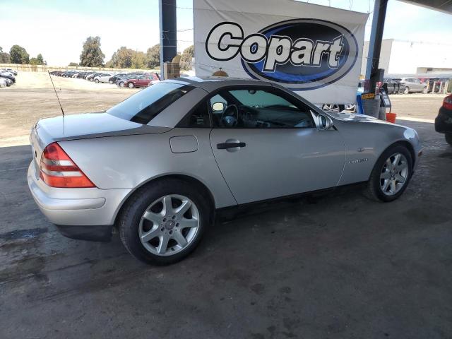 MERCEDES-BENZ SLK 230 KO 1999 silver  gas WDBKK47F3XF085782 photo #4