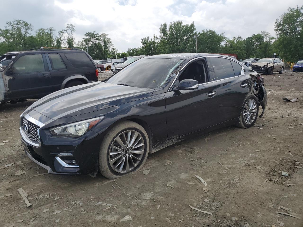 INFINITI Q50 LUXE