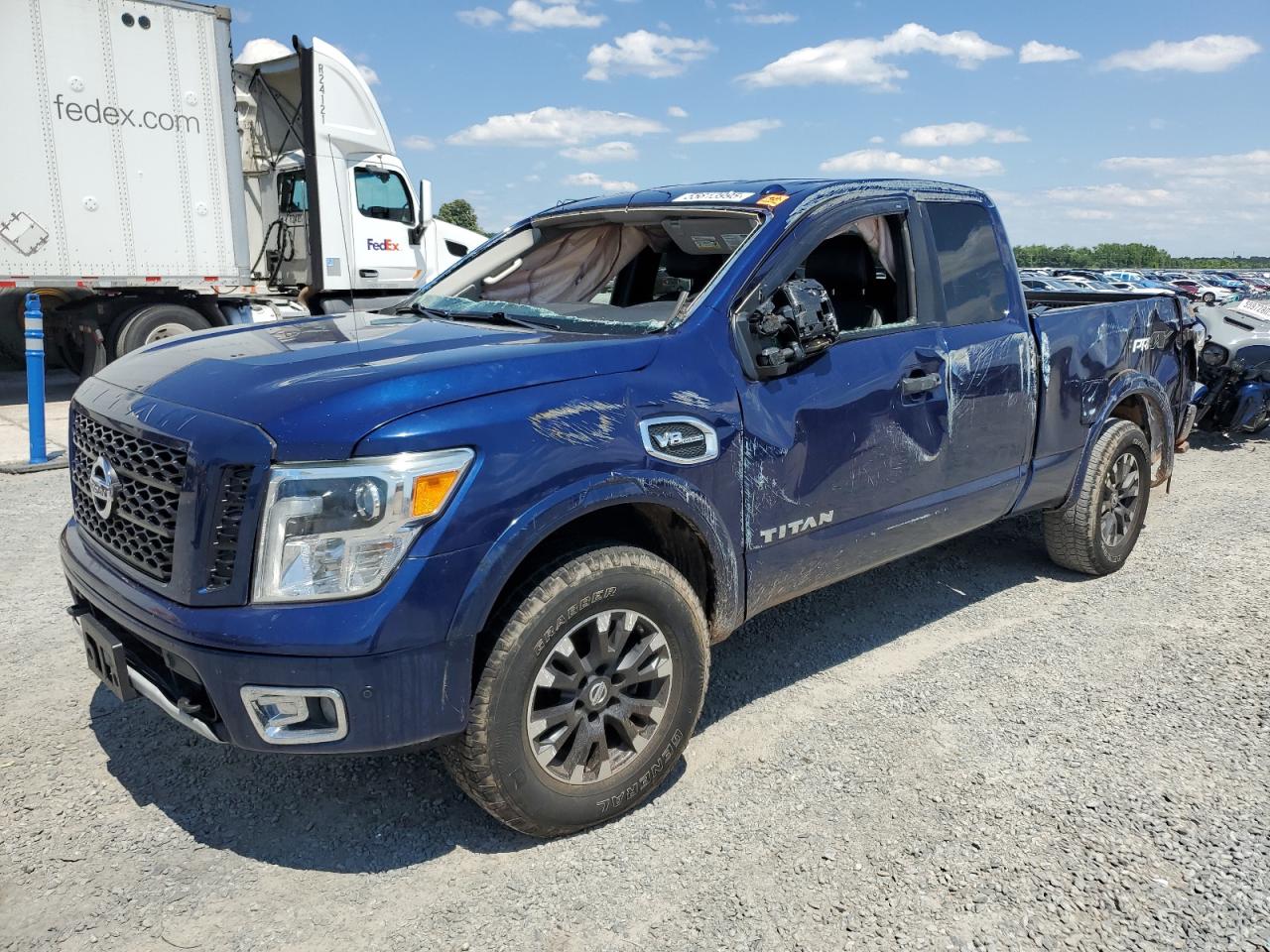 NISSAN TITAN SV