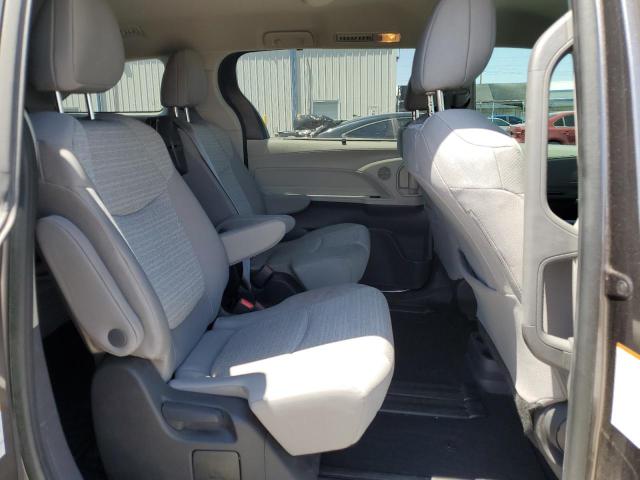 2022 TOYOTA SIENNA LE 5TDKRKEC8NS089544