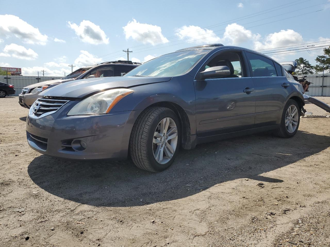 NISSAN ALTIMA SR