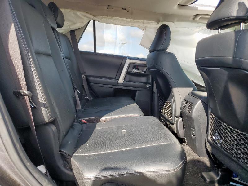 2019 TOYOTA 4RUNNER SR JTEBU5JR6K5637385