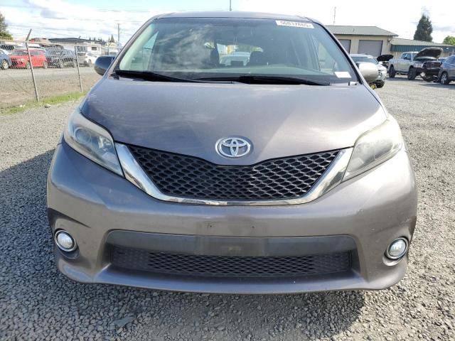 2017 TOYOTA SIENNA SE 5TDXZ3DC0HS779855
