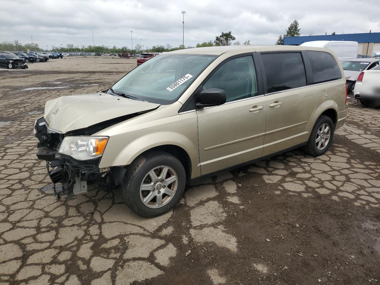 CHRYSLER TOWN & COUNTRY LX