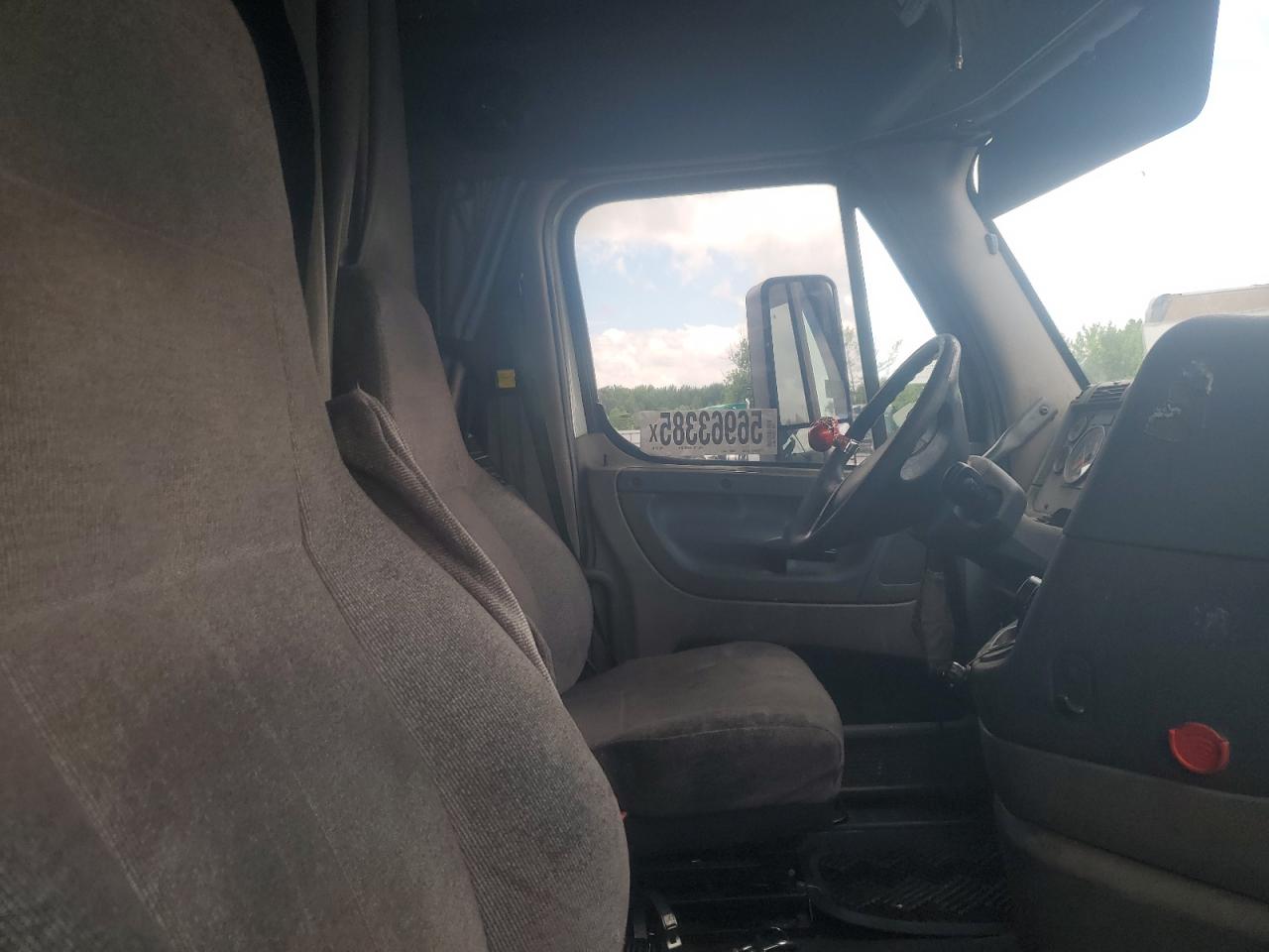 Lot #3216829264 2016 FREIGHTLINER CASCADIA 1