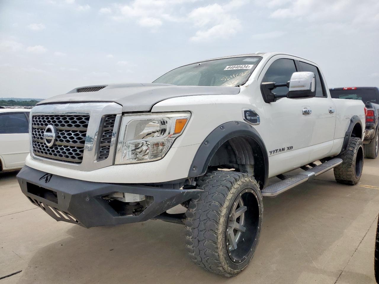 NISSAN TITAN SL